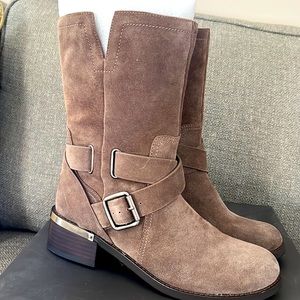 Never worn Vince Camuto taupe suede boot